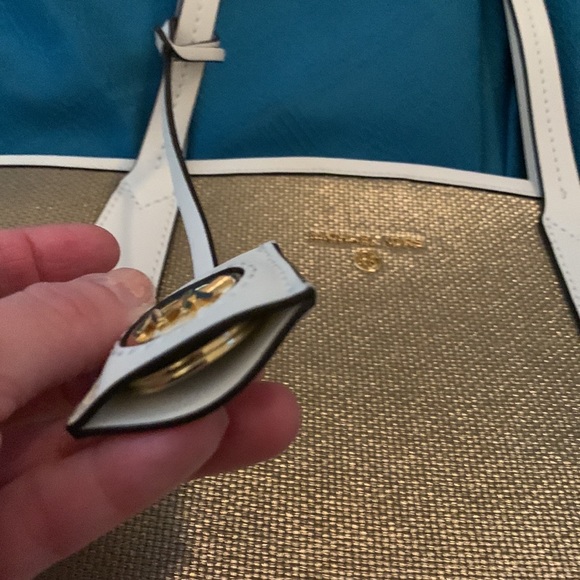 FINAL CHANCE!⭐️NWT, GORGEOUS MICHAEL KORS TOTE⭐️PRICED TO SELL ‼️ - Picture 4 of 16